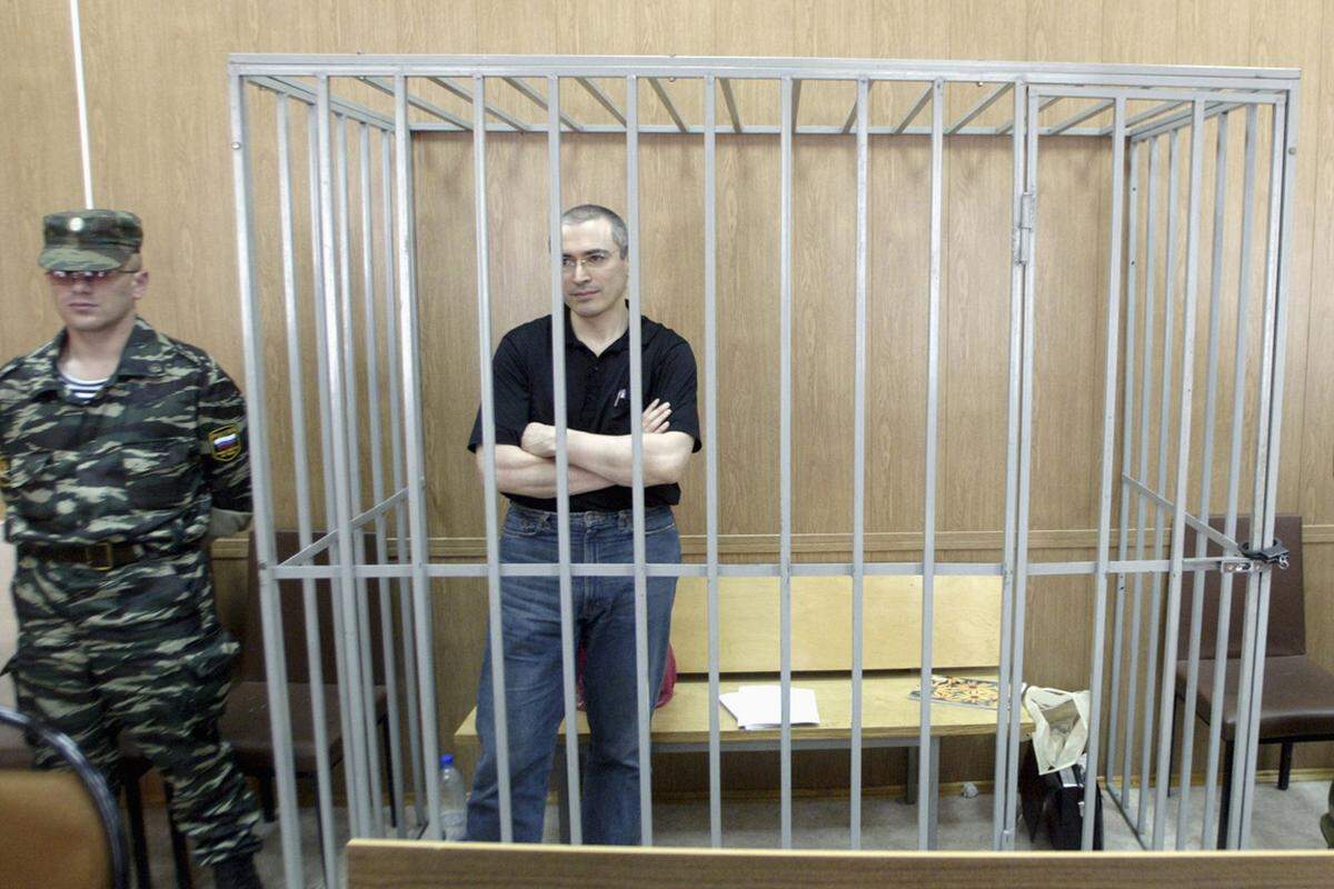 Die Karriere des Michael Chodorkowski war kometenhaft, der Fall tief, als sich der Oppositionelle mit Wladimir Putin anlegte. Ein Porträt.