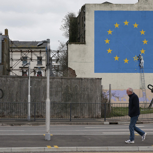 Das Risiko eines noch deutlicheren Markteinbruchs, als wir ihn in den vergangenen Tagen beobachtet haben, ist nicht zu unterschätzen. 