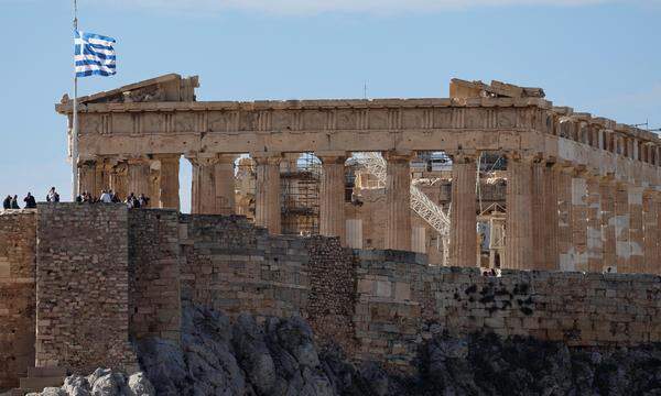 Athens Kreditwürdigkeit war wegen der Schuldenkrise 2010 auf „Ramsch“-Status mit hohem Ausfallrisiko herabgestuft worden.