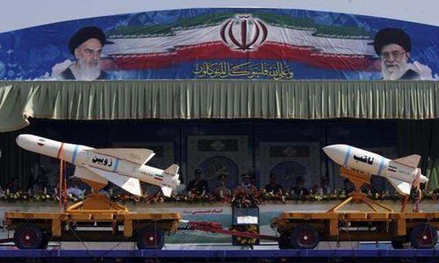 Militärparade im Iran.