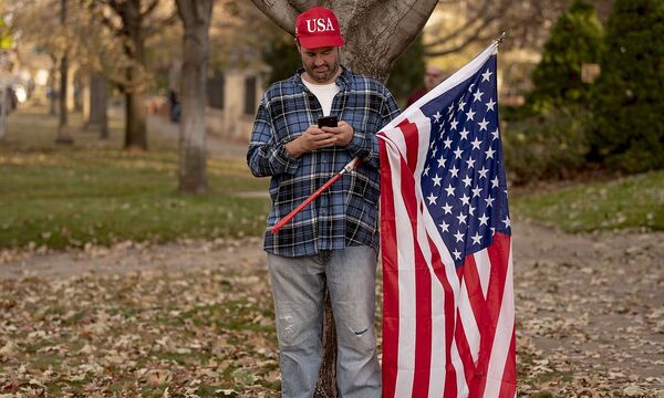 US-PRO-TRUMP-ACTIVISTS-RALLY-AT-MINNESOTA-GOVERNOR´S-MANSION