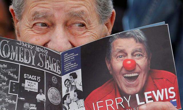 FILE PHOTO: Cast member Jerry Lewis poses during a photocall for the film 'Max Rose' at the 66th Cannes Film Festival
