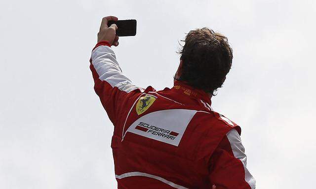 Selfie - Auch Formel-1-Pilot Fernando Alonso tut es.
