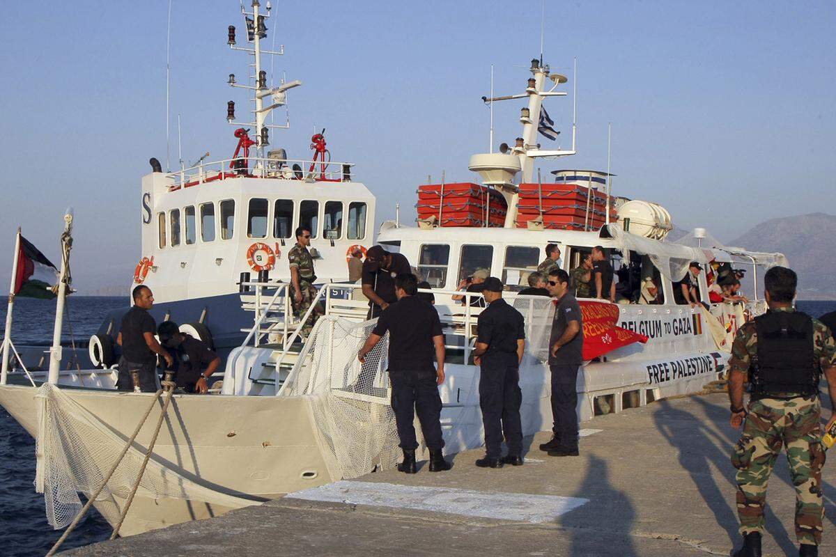 Mehrere Schiffe der Hilfsflotte wurden in den Häfen beschädigt. So wurde die Antriebswelle des irischen Schiffs "MV Saoirse" im türkischen Hafen Göcek angesägt. Die Aktivisten werfen Israel Sabotage vor und sprechen von "internationalem Terrorismus".