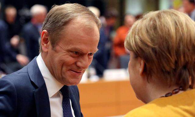 Donald Tusk spitzt auf eine Rückkehr nach Polen. Angela Merkel könnte ihm dann in Brüssel folgen.