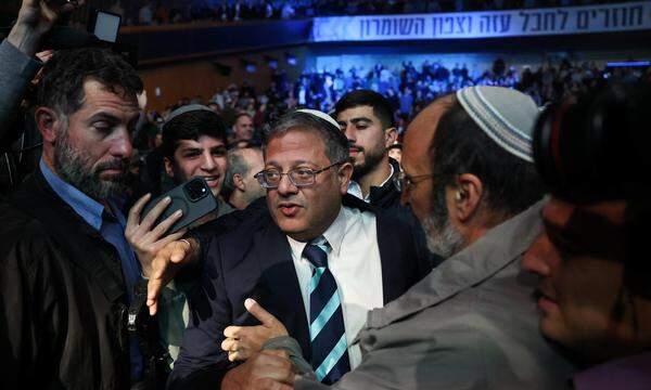 Israels Minister für nationale Sicherheit, Itamar Ben-Gvir, nimmt an einem Kongress in Jerusalem teil, bei dem Israel aufgefordert wird, die Siedlungen im Gazastreifen und im nördlichen Teil des von Israel besetzten Westjordanlandes wieder aufzubauen.