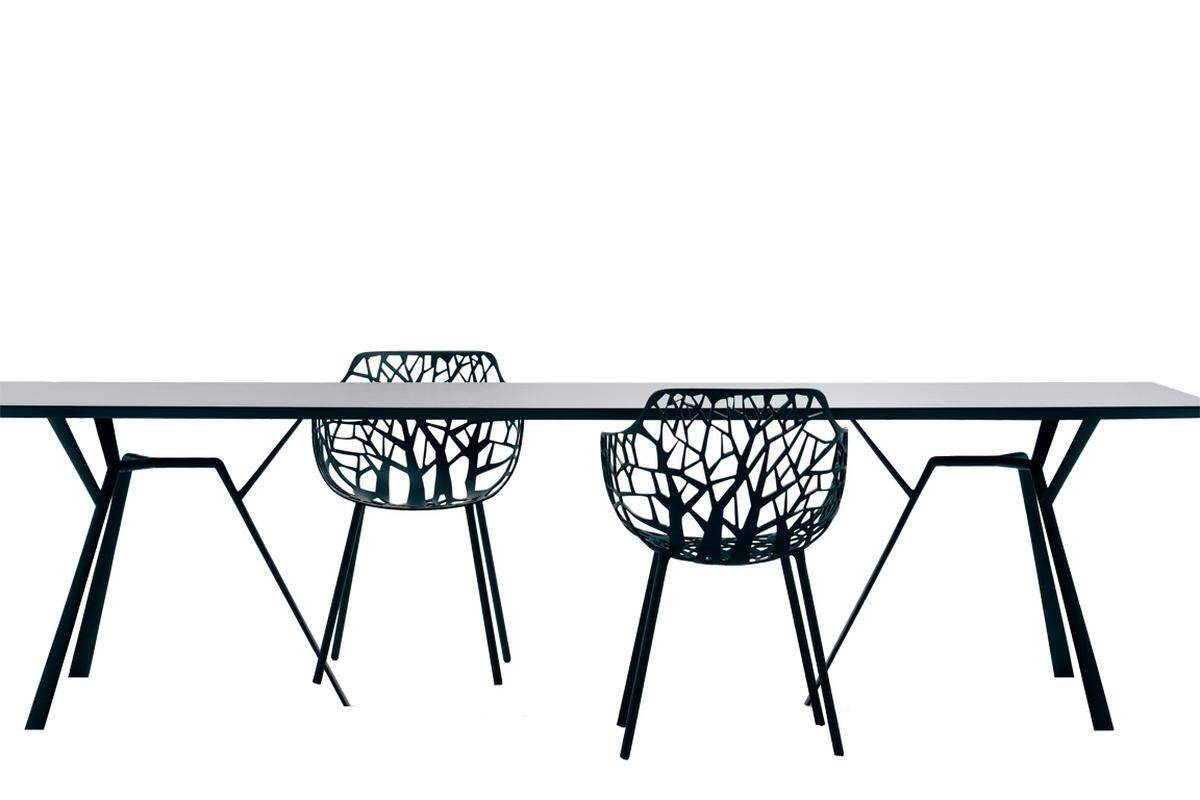 Die in zwölf Farben erhältliche Stuhlfamilie Forest wirkt immer einladend. Passend dazu: Tisch Radice. Von Fast. www.fast-moebel.de