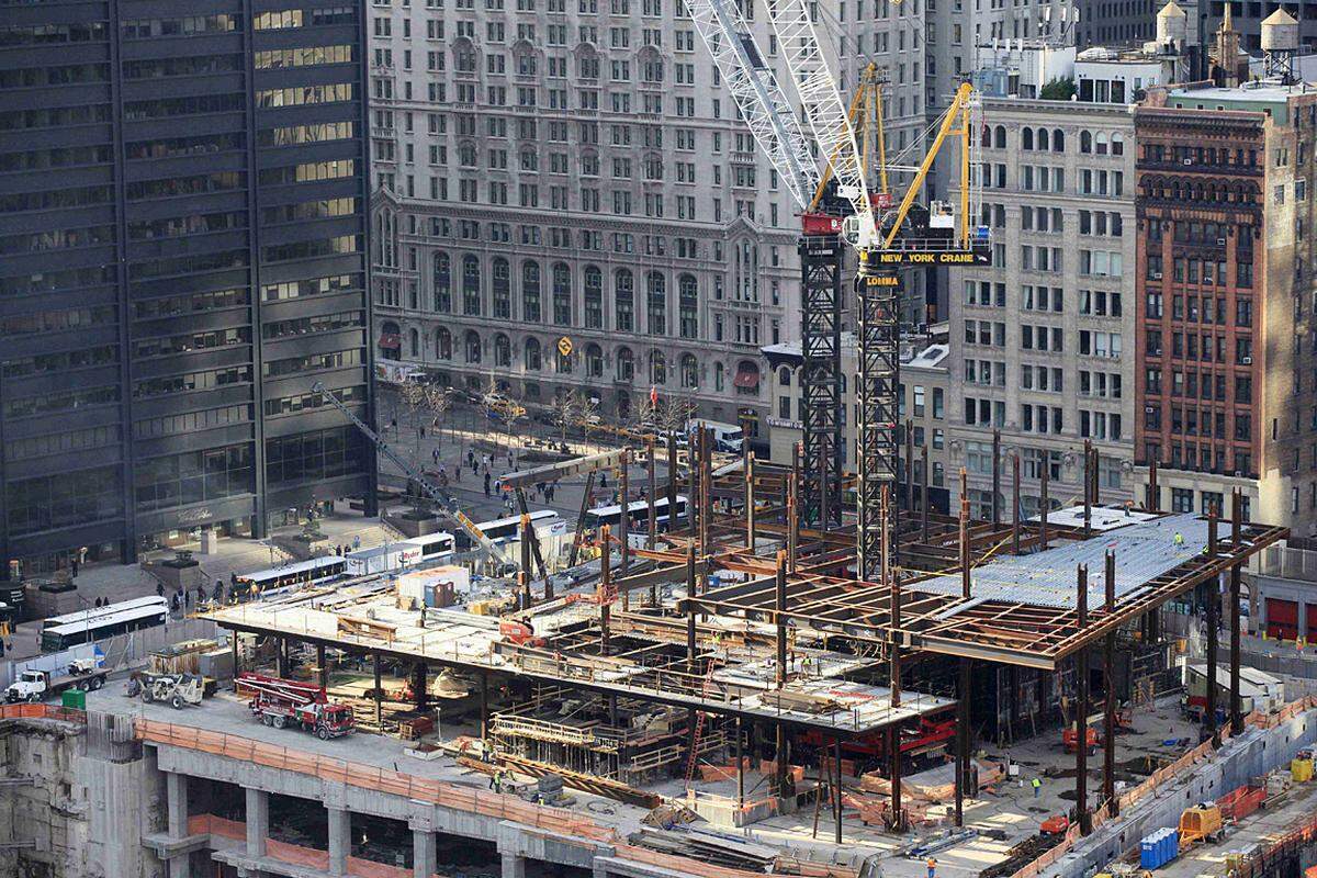 Im April 2006 startete offiziell der Neubau des World Trade Centers. Der Hauptturm soll 2013 fertiggestellt werden, vier Jahre später als ursprünglich geplant.