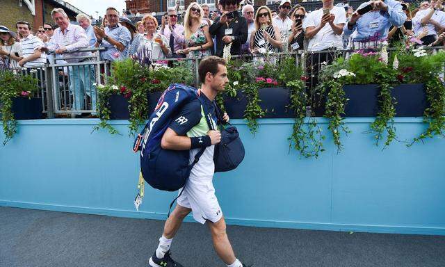 Fever Tree Championships 2018 Day Two Andy Murray walks out to centre court in front of fans on day