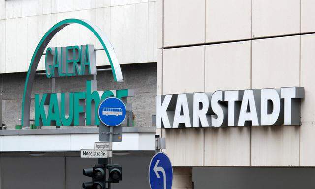 Der lang geplanten Fusion von Kaufhof und Karstadt steht nichts mehr im Weg.