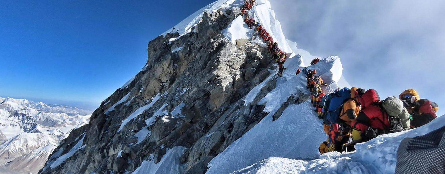 Schlangestehen am Mount Everest, Mai 2019.