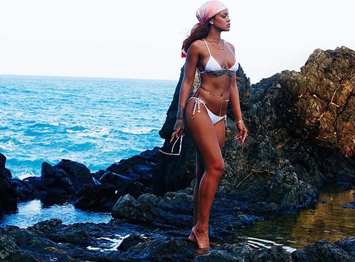 Die malerische Küsten-Kulisse nutzt Sängerin Rihanna gleich für ein Fotoshooting.