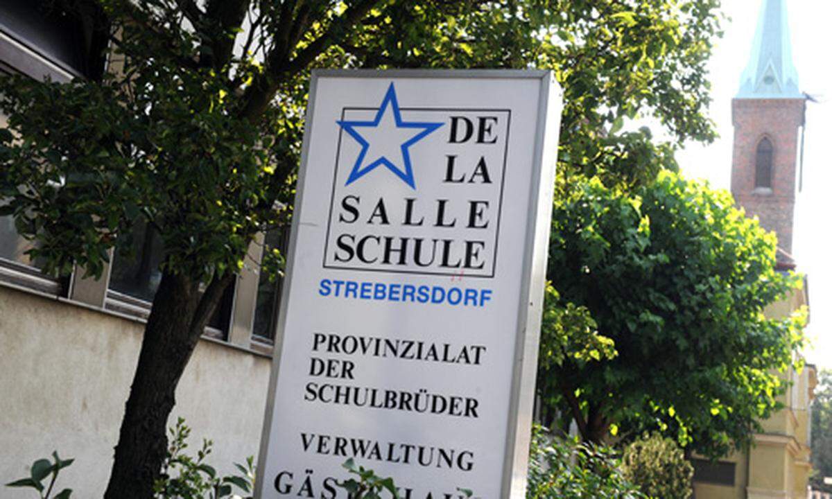 In dieser Preislage liegt auch das Gymnasium der Schulbrüder in Strebersdorf. 8560 Euro pro Jahr zahlen Eltern von Internatsschülern der De la Salle Schule im 21. Wiener Gemeindebezirk für den Besuch der Oberstufe, für externe Schüler beläuft sich das Schulgeld auf 3180 Euro.