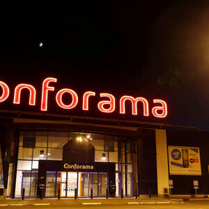 Die führende französische Möbelkette Conforama gehört zu Steinhoff