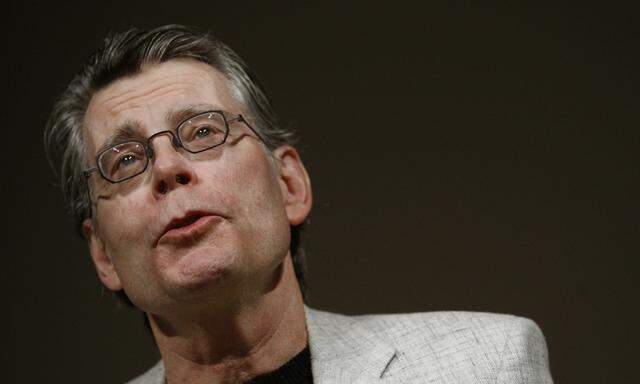 Author Stephen King speaks at news conference to introduce Kindle 2 electronic reader in New York