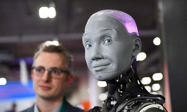 Humanoider Roboter mit künstlicher Intelligenz, wie er auf der Consumer Electronics Show (CES) in Las Vegas, Nevada gezeigt wird.