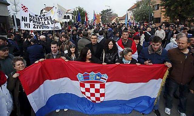 Kroatische Nationalisten demonstrieren in Vukovar