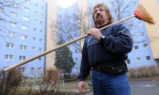 Herbert Sattler, Hausmeister