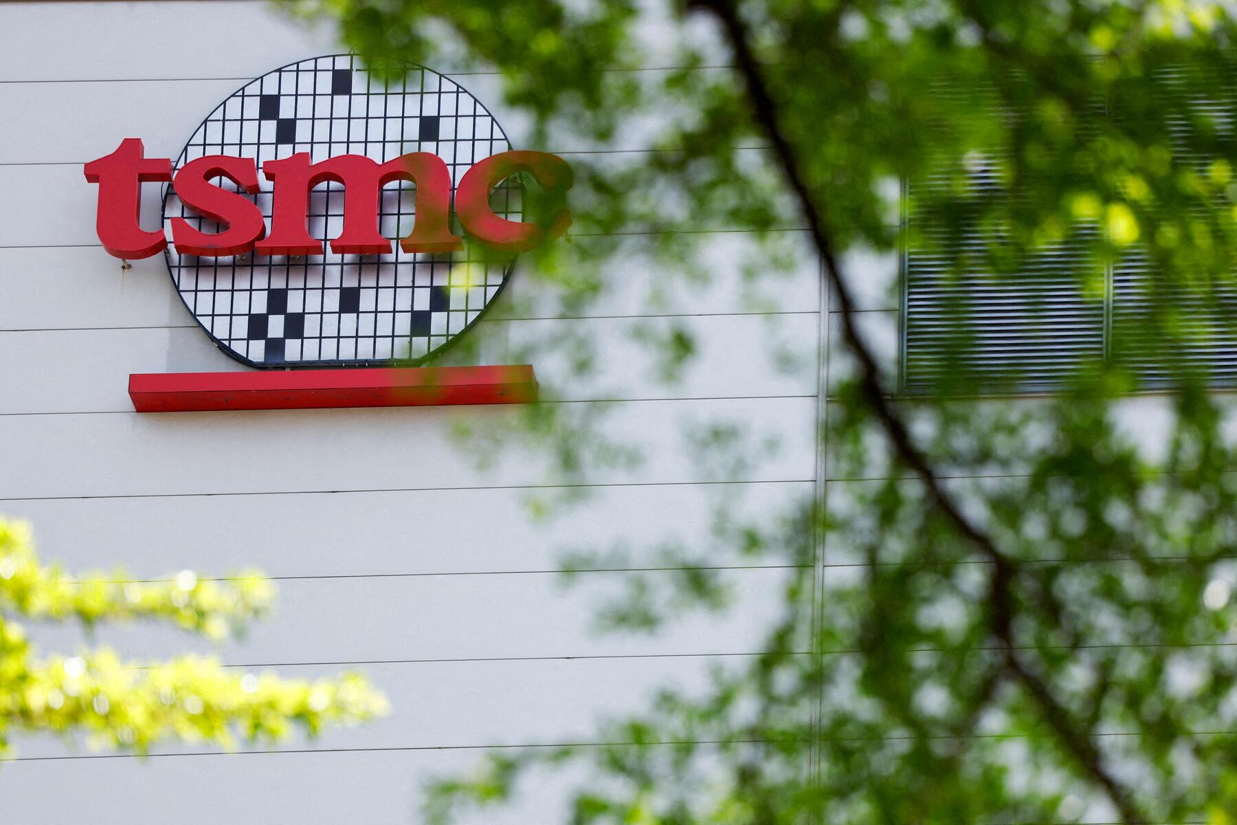Chipmaker TSMC posts strong Q2 revenue jump on AI demand
