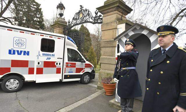 Das Militärspital in Prag hat Zeman erst heute verlassen.