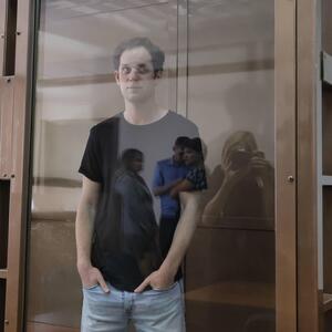 Evan Gershkovich sitzt in russischer Untersuchungshaft. Er wurde im März vom FSB festgenommen.