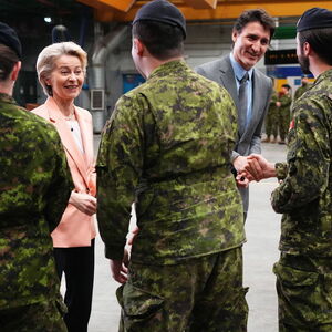 EU-Kommissionspräsidentin Ursula von der Leyen sprach mit Kanadas Premier Justin Trudeau nicht nur über die gemeinsame Abwehr Russlands, sondern auch über Handels- politik.