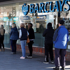 Derartige Warteschlangen wollen heimische Banken vermeiden.