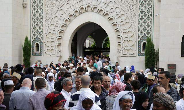 Muslime feiern das Fest des Fastenbrechens