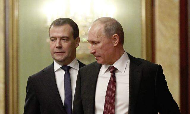 Der russische Präsident Wladimir Putin (rechts) und der russiche Premierminister Dmitrij Medwedjew