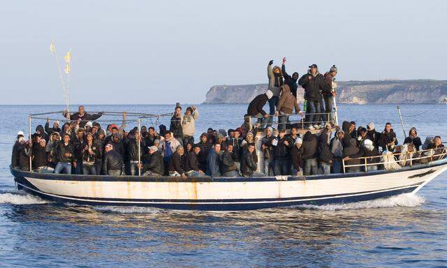 Seit Dienstag kommen so viele Flüchtlinge auf der italienischen Insel Lampedusa an wie nie.