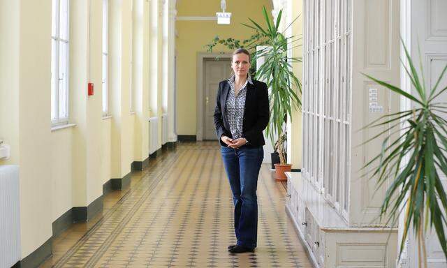 Gerichtsmedizinerin Sarah Heinze im alten Institut in Graz. Im Frühjahr übersiedelt das Institut in neue Räumlichkeiten – inklusive moderner Ambulanz. 