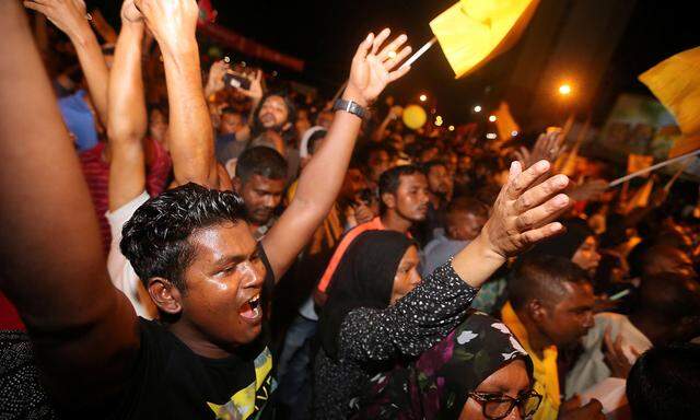 Die Anhänger von Ibrahim Mohamed Solih feierten dessen Sieg in Male, der Hauptstadt der Malediven.