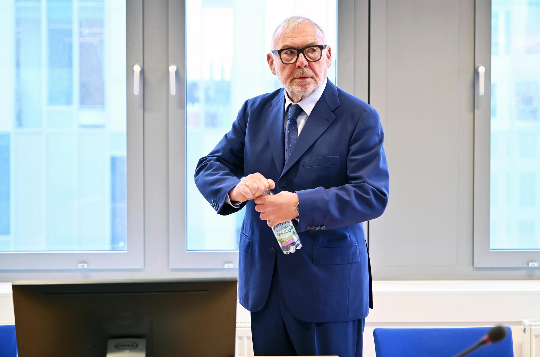 Signa Founder Benko Implicates Gusenbauer in Payment Probe