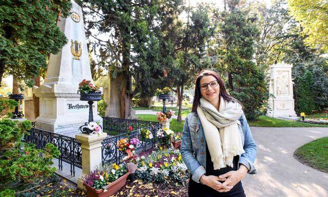 Kennt den Zentralfriedhof und einige seiner Toten: Gabi Saeidi zwischen Beethoven und Schubert.