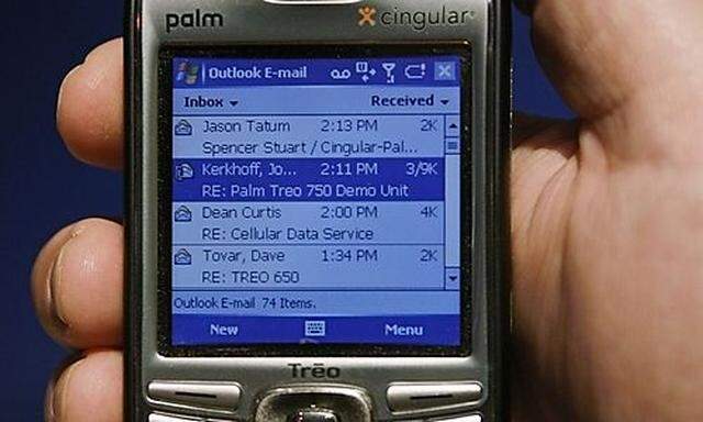 The new Palm Treo 750 smart device based in the Microsoft Windows Mobile 5.0 Pocket PC Phone Edition 