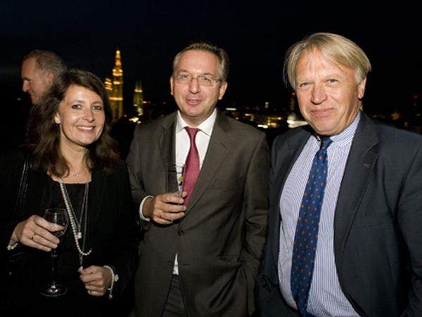 Rechtsanwalt Thomas Angermair von Dorda Brugger Jordis (Mi.), Rechtsanwältin Irene Welser und Rechtsanwalt Benedikt Spiegelfeld (CHSH)