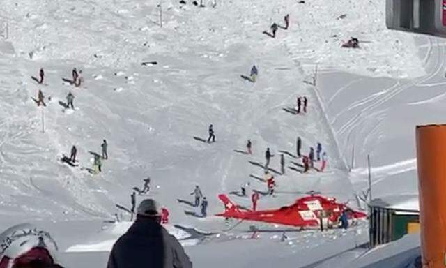Rescue efforts following avalanche across ski piste in Andermatt