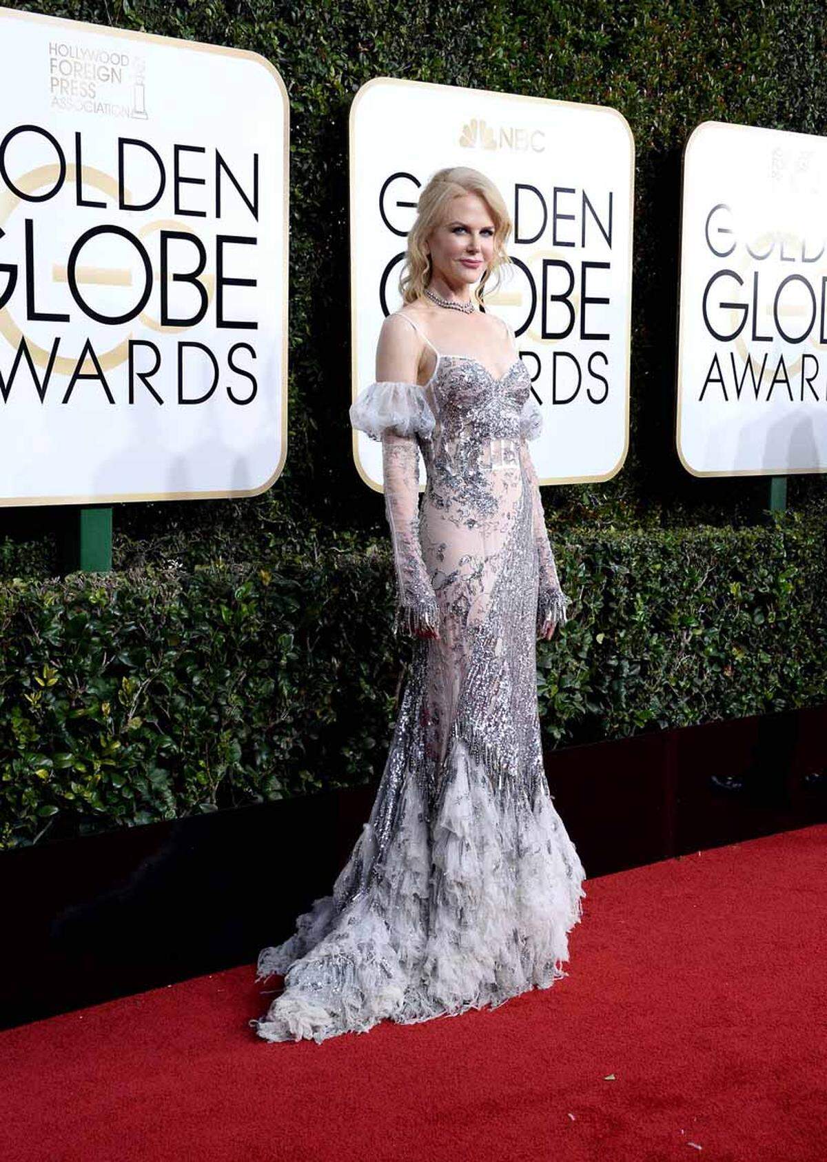 Nicole Kidman erschien in einem Kleid von Alexander McQueen. Die bauschige Partie an den Armen war aber etwas zu viel des Guten.