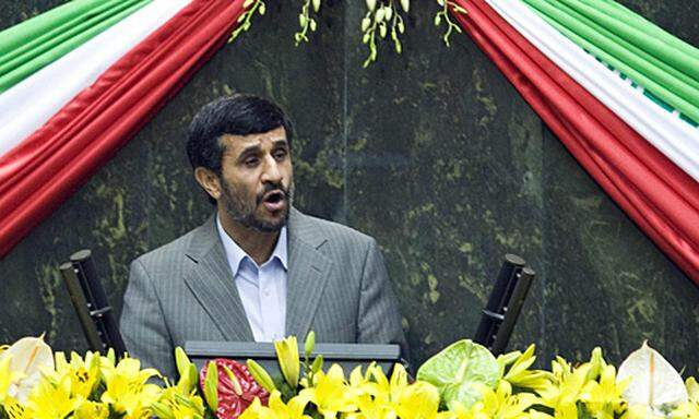 Präsident Ahmadinejad hat Ahmad Vahidi auf seiner Kabinettsliste.