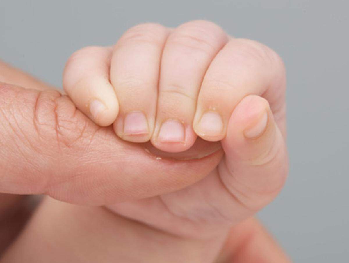 "Nicht geeignet für Kinder unter 36 Monaten". Bei Spielzeug ist diese Warnung nicht ungewöhnlich. Allerdings steht sie auf einer Glückwunschkarte zum ersten Geburtstag. Naja, lesen kann sie das Geburtstagskind ohnehin nicht.