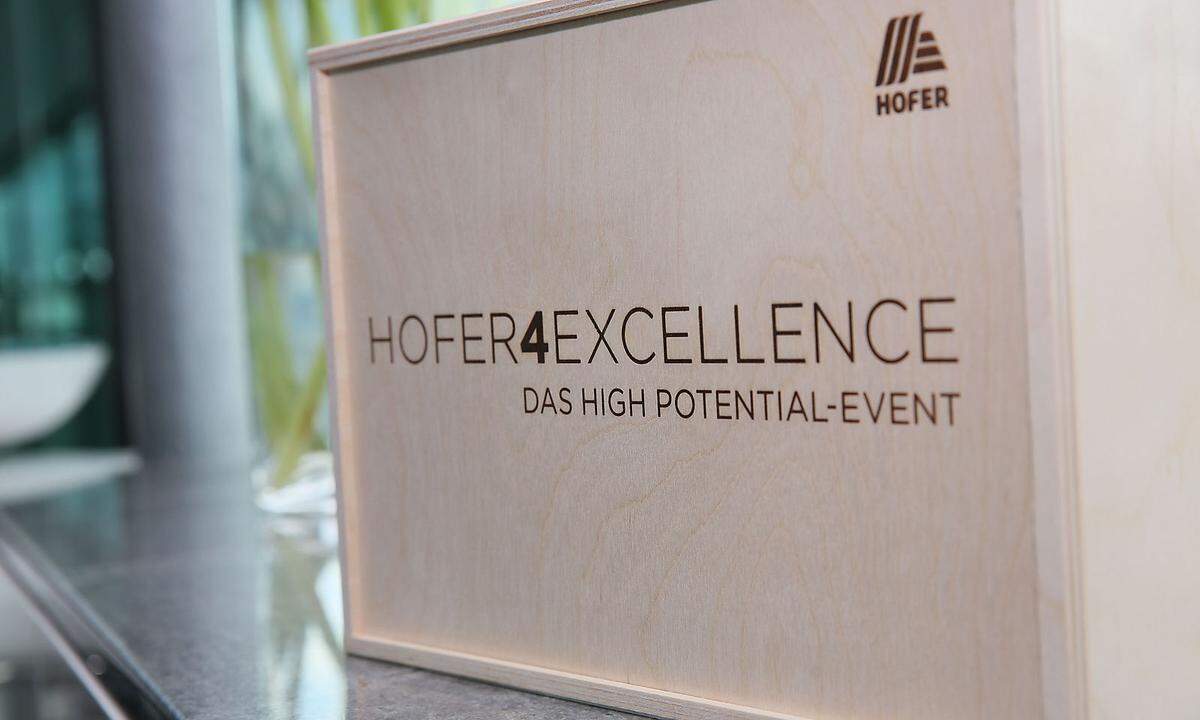 Für "Hofer4Excellence" kamen rund 100 ausgesuchte High Potentials zu Vortrag und Diskussionsrunde ins K47 in Wien.