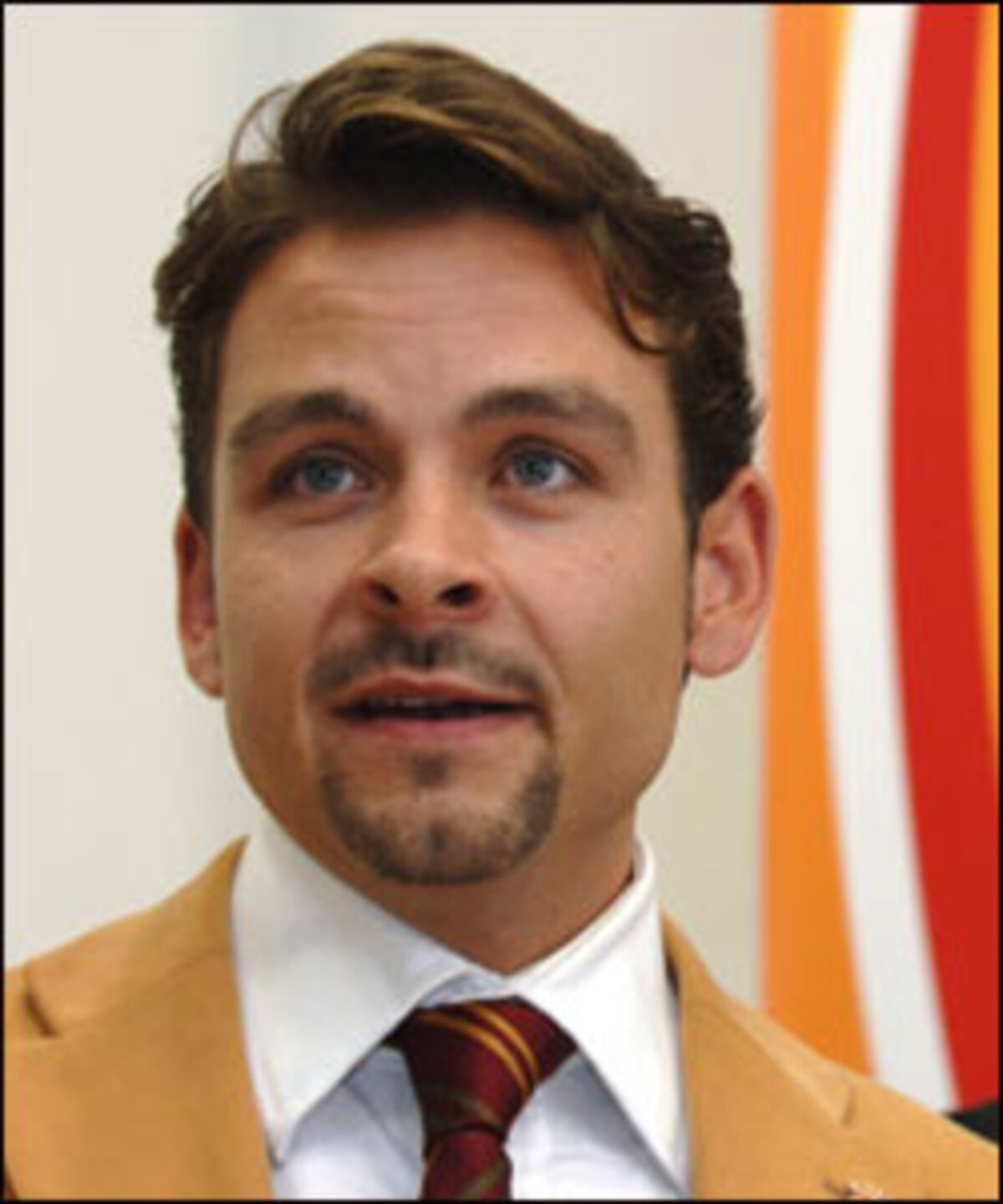 "Strache kann mit seinem Brülldurchfall nicht die skurrilen Drehungen und Wendungen übertönen."BZÖ-Generalsekretär Gerald Grosz meint, dass sich die FPÖ jede Glaubwürdigkeit verspielt habe und nicht mehr ernst zu nehmen sei.