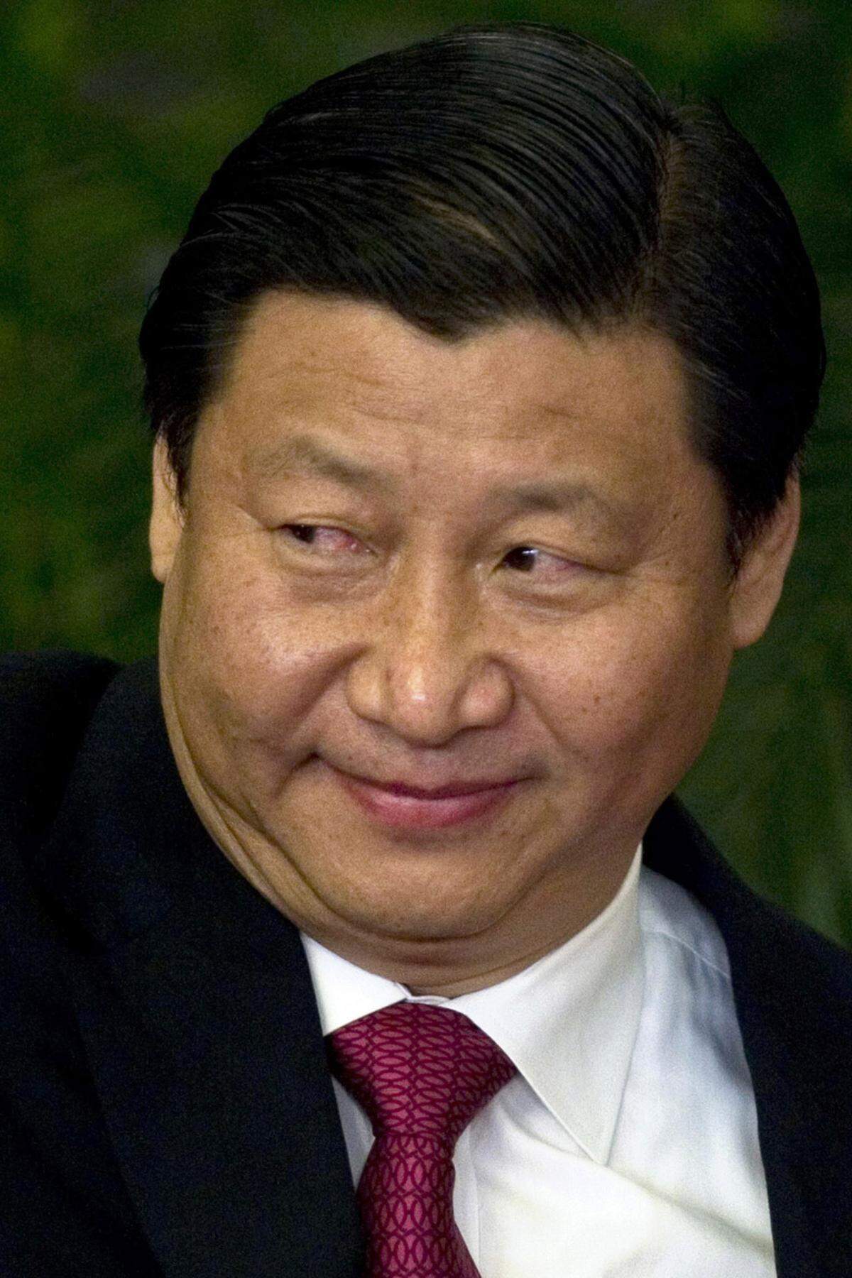 Xi Jinping: Chinas roter Prinz liebt den freien Markt Die westliche Welt rätselt, wie der zurückhaltende KP-Funktionär tickt. Schließlich wird er mit allerhöchster Wahrscheinlichkeit bald neuer Staatschef Chinas - und somit einer der mächtigsten Männer der Welt. Demokratische Reformen sollte man von ihm nicht erwarten (mehr).