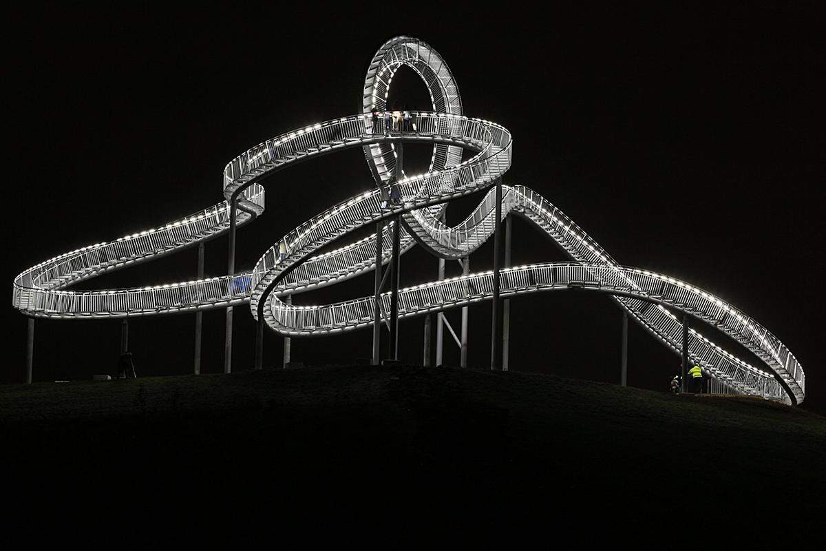 Die 249 Stufen des Kunstwerks sind auch in der Nacht beleuchtet - mit energieeffizienter LED-Technologie.