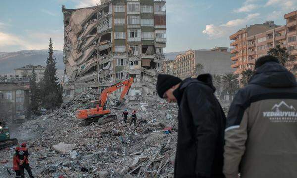 Aufräumarbeiten nach dem Erdbeben in der Türkei