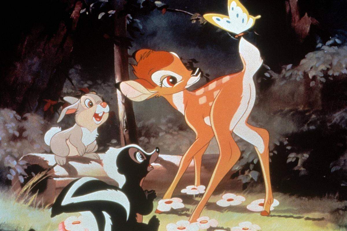 Der fünfte abendfüllende Disney-Film ist vielleicht der bekannteste. Generationen rührte die Geschichte des jungen Hirschen, der seine Mutter verliert, Freundschaft mit Waldtieren schließt und als junger Erwachsener den Wald retten muss. Als Vorlage diente "Bambi. Eine Lebensgeschichte aus dem Walde" des österreichischen Autors Felix Salten.