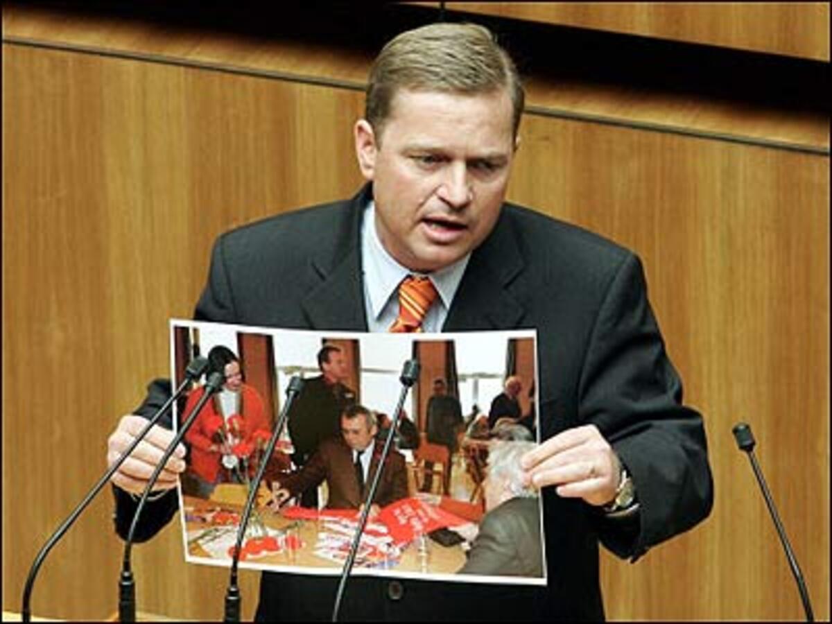 "Der Inhalt des SPÖ-Wahlkampfs dürfte wohl eins zu eins aus der Jauchegrube gefüllt werden." ÖAAB-Generalsekretär Werner Amon.