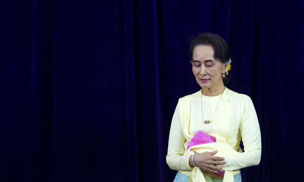 Die 77-Jährige war wegen verschiedener Vorwürfe seit der Machtergreifung der Militärs im Februar vergangenen Jahres bereits zu insgesamt 17 Jahren Haft verurteilt worden. 