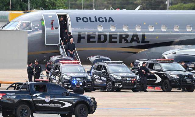 Die brasilianische Polizei hat am Sonntag die mutmaßlichen Drahtzieher des Mordes an der Stadträtin von Rio de Janeiro im Jahr 2018, Marielle Franco, verhaftet.