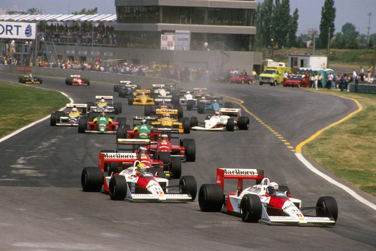 Den Klassiker der Karambolage unter Teamkollegen lieferten die McLaren-Piloten im vorletzten Rennen 1989 in Suzuka. Der Franzose kollidierte in der Schikane mit Senna - der Brasilianer konnte aber noch weiterfahren.Senna legte dann einen Boxenstopp ein und gewann sogar zunächst das Rennen. Später wurde er aber disqualifiziert, Prost wurde erneut Weltmeister.